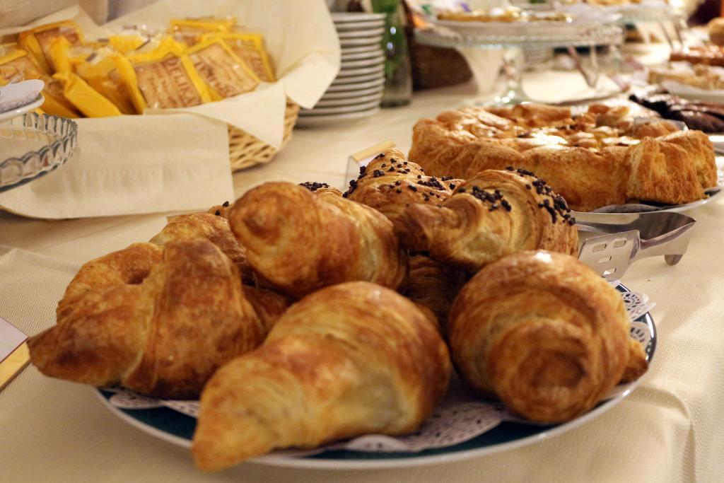 Hotel Gardenia Romano Canavese Zewnętrze zdjęcie
